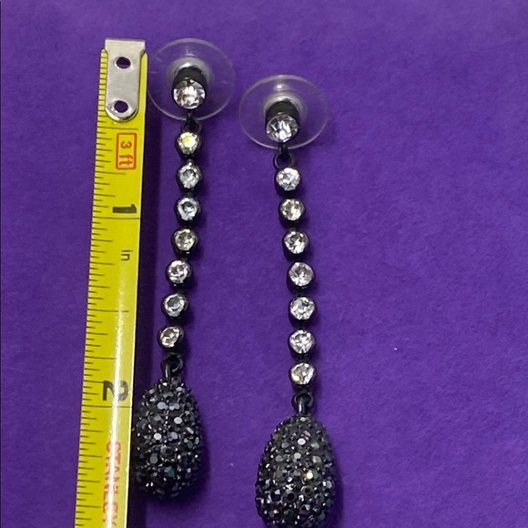 💛 Classic Black & Silver Crystal Drop Earrings - Picture 3 of 6